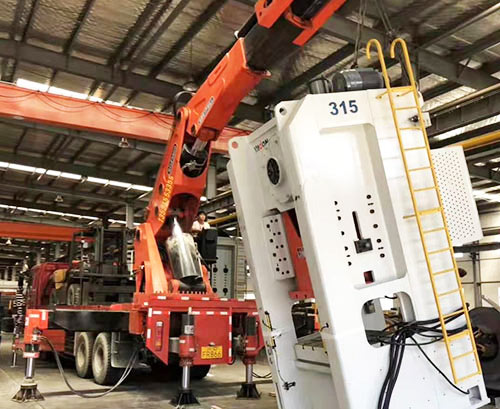 水满乡附近随车吊出租，轻松解决运输难题