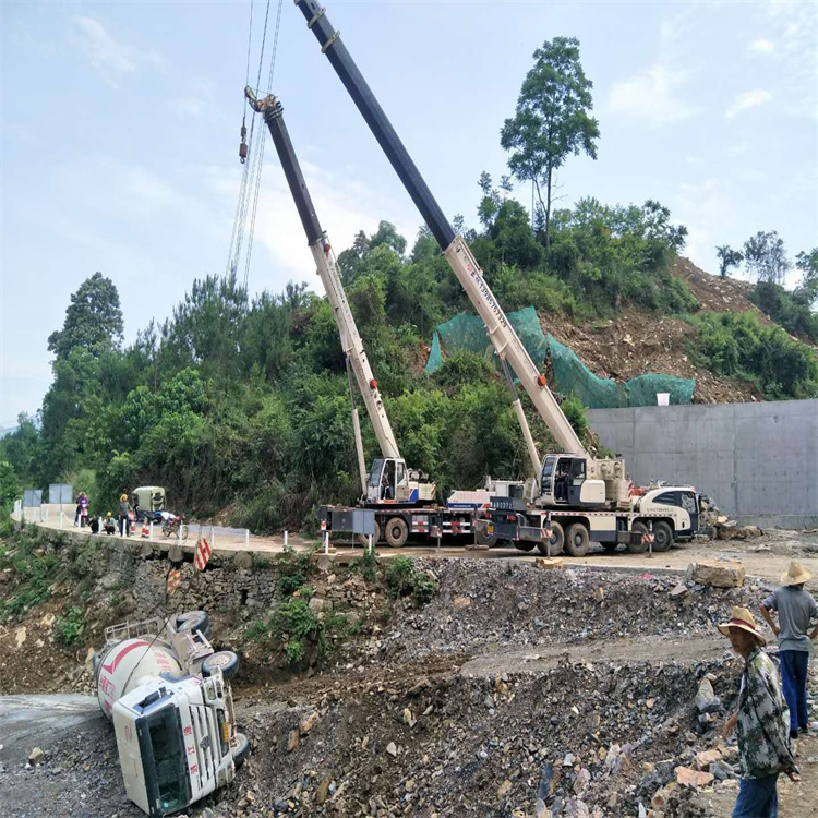 水满乡汽车掉沟里叫吊车救援要多少钱